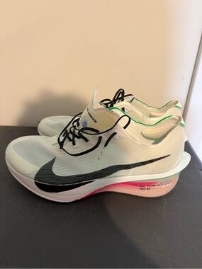 Nike Vaporfly 4 running shoes